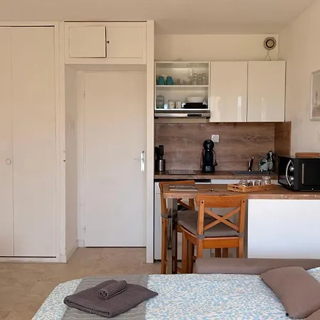 Climatise Avec Terrasse, Piscine Et Parking Dans Le Beau Quartier Du Ponant Apartman La Grande-Motte
